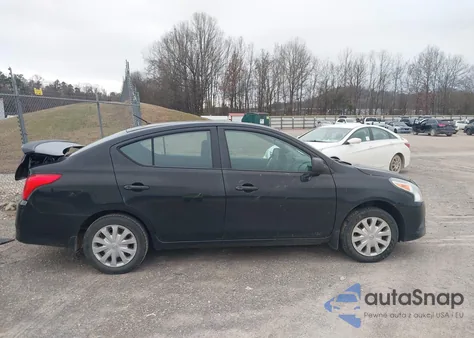 2015 Nissan Versa 1.6 S z USA, uszkodzony, nr VIN 3N1CN7AP2FL859883
